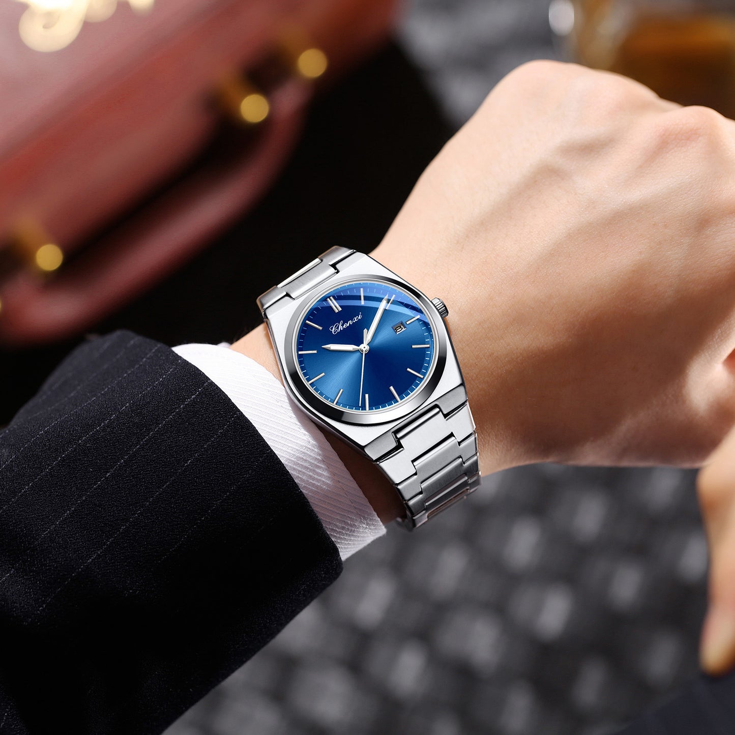 Quartz horloge, lichtgevende  wijzerplaat, kalender, waterdicht.